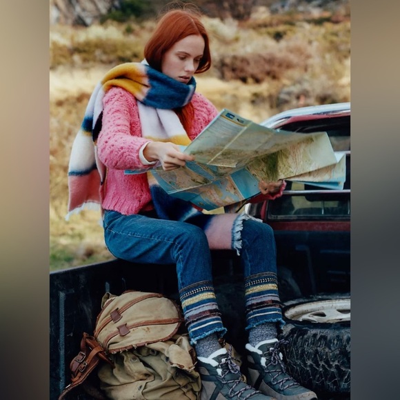 Anthropologie Jeans Women’s 27 Pilcro High-Rise Embroidered Slim Straight Jeans - Picture 2 of 12